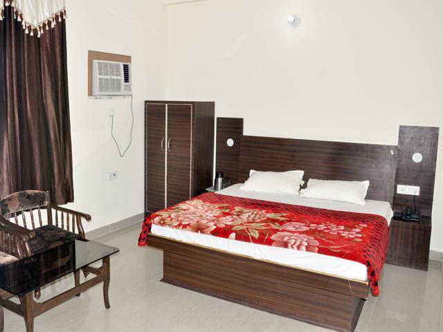 Hotel Devi Mahal Katra  Rom bilde